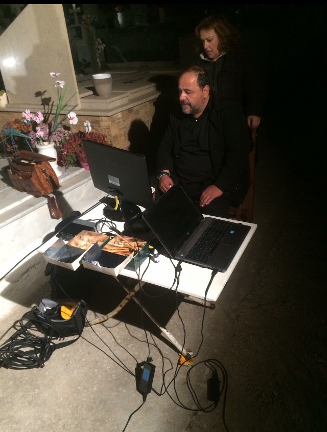 Γύρισμα σε…νεκροταφείο για το «Μπαμπά»