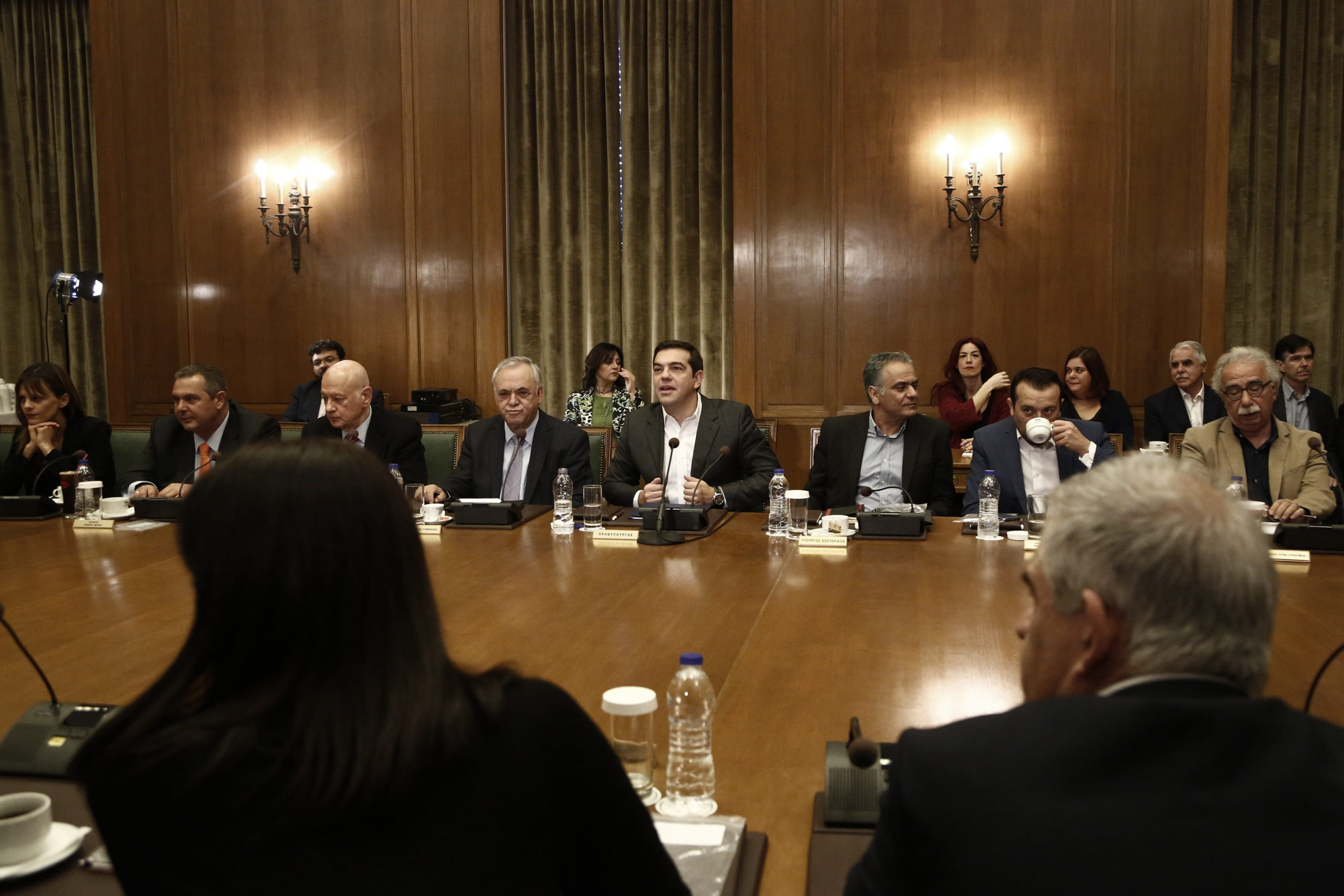 Οι “4+1” υπουργοί που παίρνουν πάνω τους τη διαπραγμάτευση