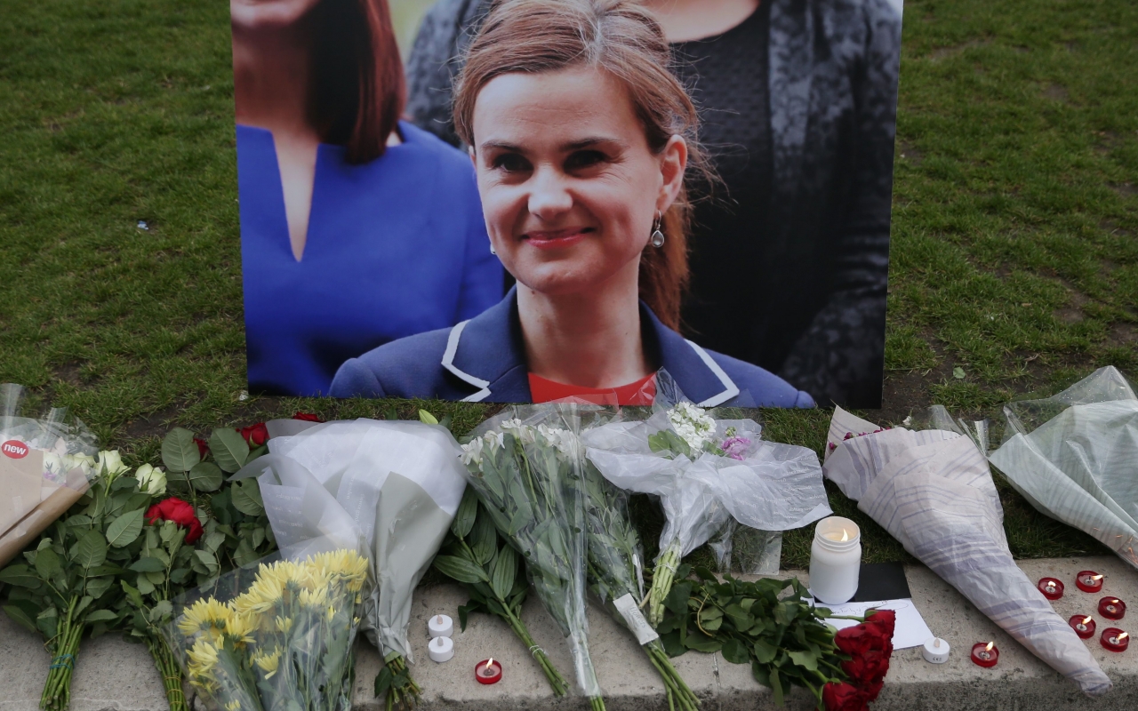 Άρχισε η δίκη για τον φόνο της Βρετανίδας βουλευτή πριν από το δημοψήφισμα