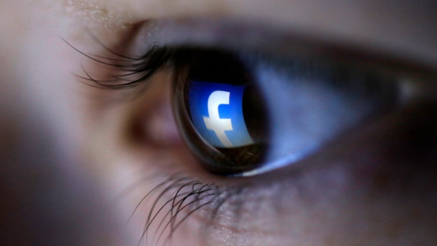 Οι χρήστες του Facebook… ζουν περισσότερο