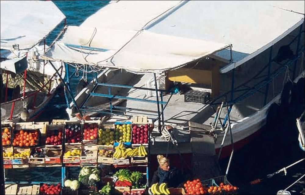 Τέλος στα καΐκια – μανάβικα της Αίγινας