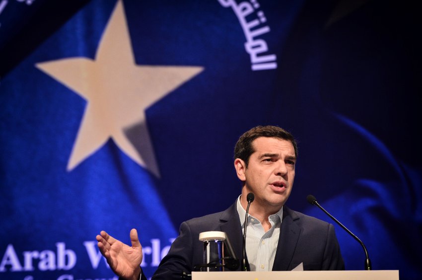 Spiegel: Ο Τσίπρας θέλει να αυξήσει τα περιθώρια πολιτικών ελιγμών