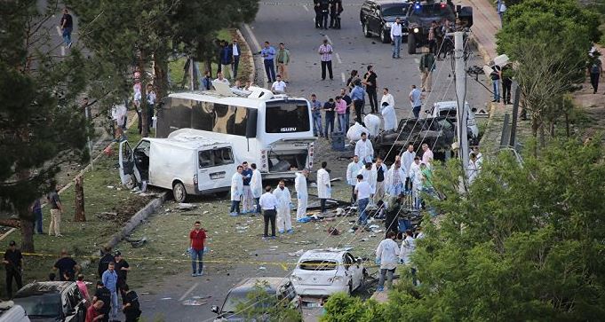 Οκτώ νεκροί και περισσότεροι από 100 τραυματίες στην Τουρκία