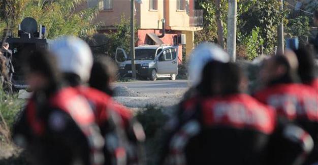 Ύποπτος τρομοκράτης συνελήφθη μέσα σε αυτοκίνητο παγιδευμένο με εκρηκτικά στα Άδανα