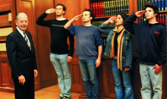 H διαφορετική συνέντευξη του Κωστή Στεφανόπουλου στους schooligans