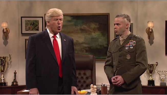 Η απάντηση του Μπάλντουιν στον “ενοχλημένο” Τραμπ: Αν θες συμβουλές, τηλεφώνησε μου