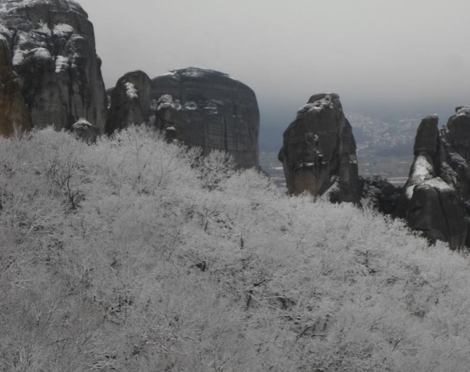Στα λευκά τα Μετέωρα – ΦΩΤΟ