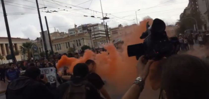 Ένταση και μολότοφ στη μαθητική πορεία στο Σύνταγμα