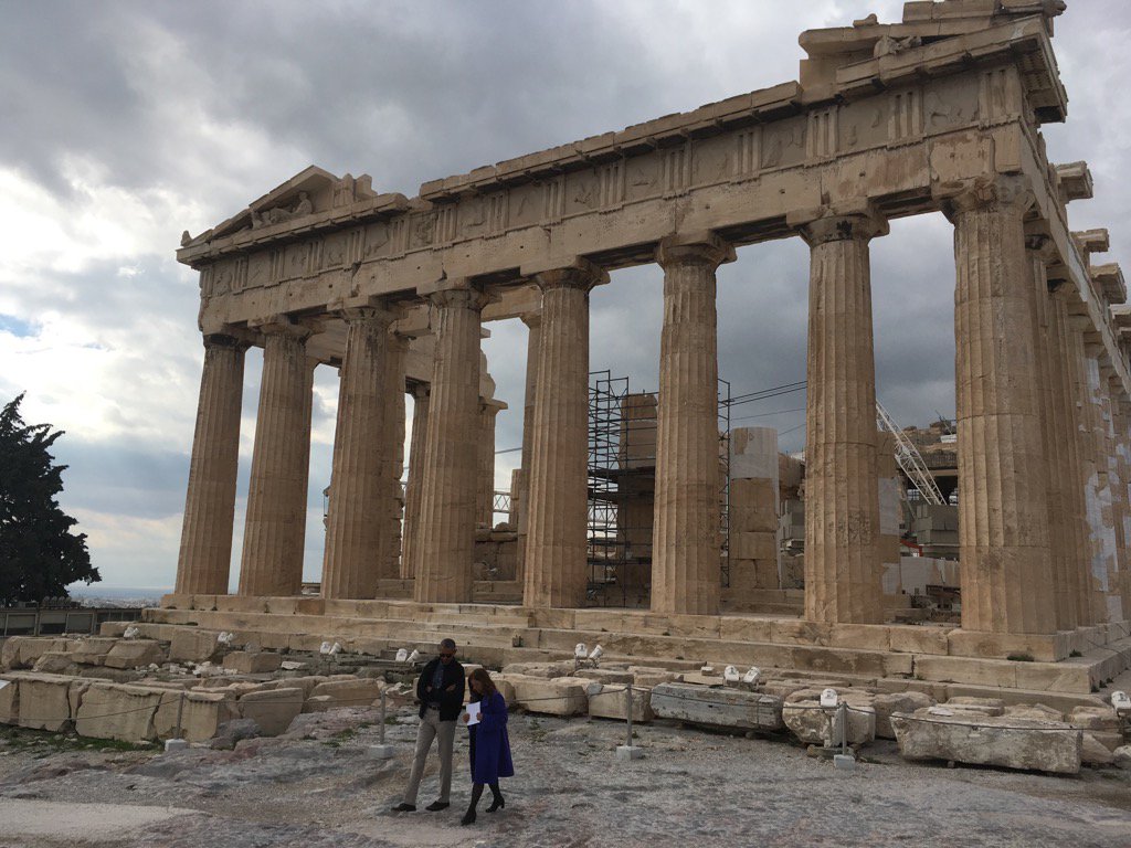 Νέες ΦΩΤΟ από την ξενάγηση του Ομπάμα στον Ιερό Βράχο της Ακρόπολης