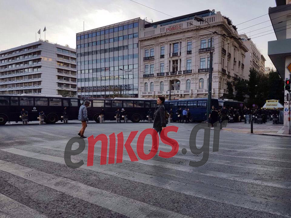 Ισχυρή αστυνομική δύναμη έξω από το Υπουργείο Οικονομικών – ΤΩΡΑ – ΦΩΤΟ