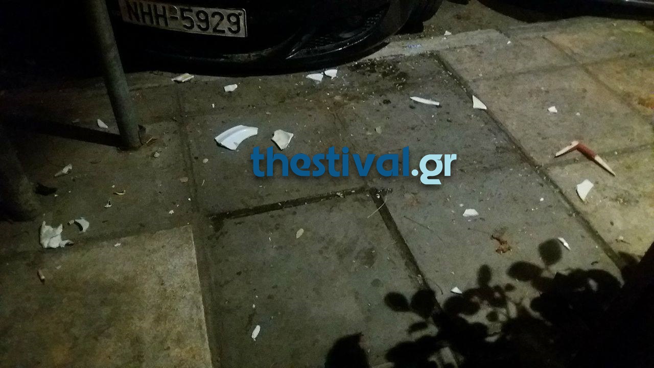 Επιτέθηκαν στον Αρτέμη Σώρρα – Του πέταξαν καρέκλες – ΦΩΤΟ