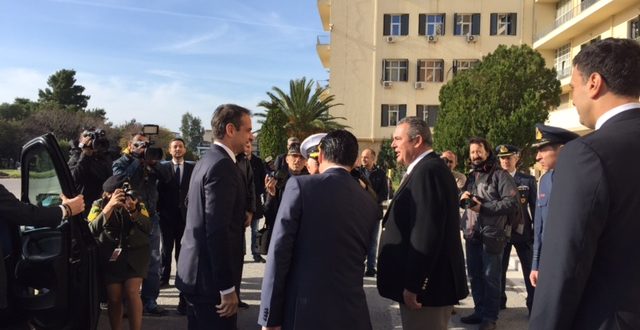 Ο Μητσοτάκης στο ΥΠΕΘΑ – Συναντήθηκε με τον Πάνο Καμμένο – ΦΩΤΟ