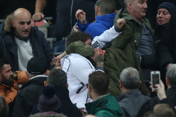 Άγριο ξύλο μεταξύ Άγγλων και Σκωτσέζων στο Γουέμπλεϊ – ΦΩΤΟ-ΒΙΝΤΕΟ