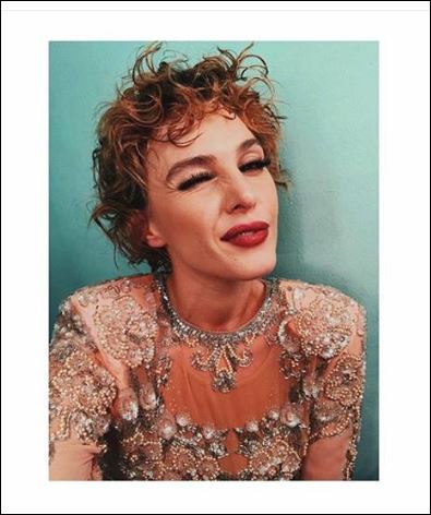 Αγνώριστη Ελληνίδα τραγουδίστρια – ΦΩΤΟ