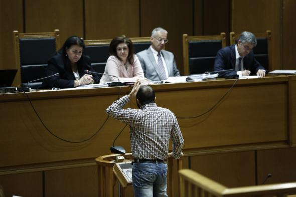 Ένταση στη δίκη της Χρυσής Αυγής – Διεκόπη η συνεδρίαση