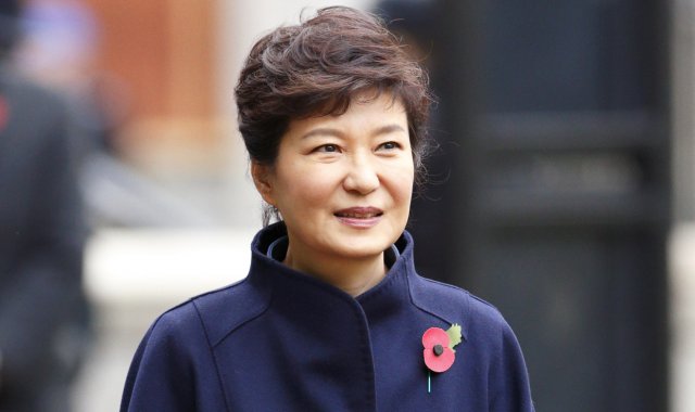 Η πρόεδρος της Νότιας Κορέας δηλώνει…απασχολημένη για να ανακριθεί