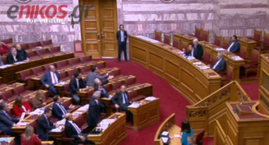 Επεισόδιο Παππά – Άδωνι στη Βουλή – ΒΙΝΤΕΟ