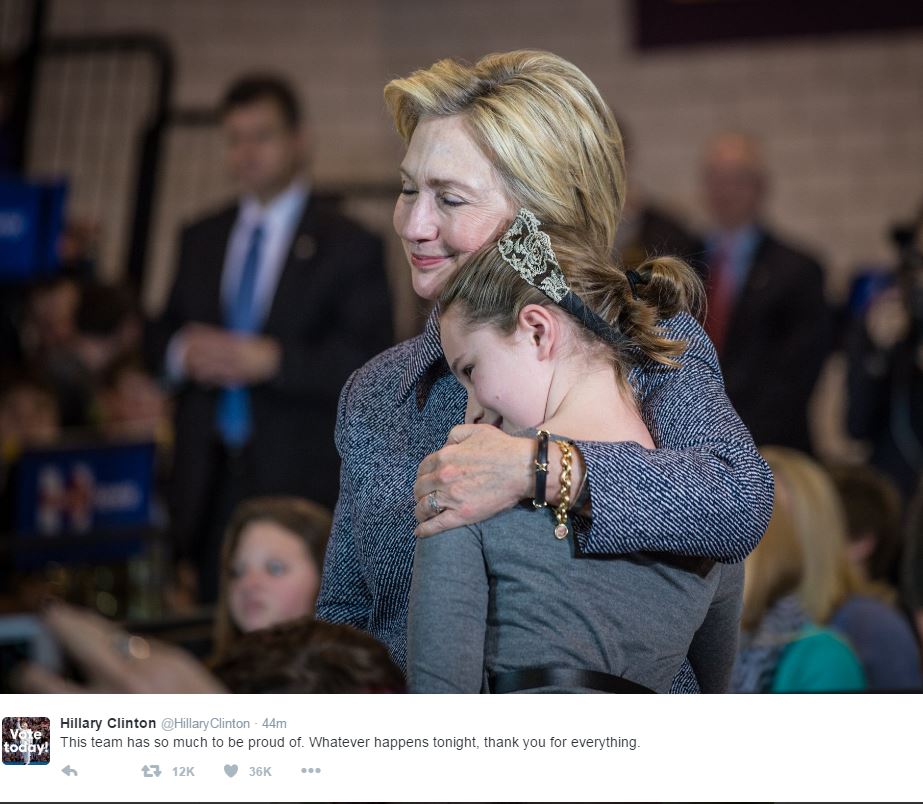 Το μήνυμα της Χίλαρι στο Twitter που προκάλεσε εντύπωση