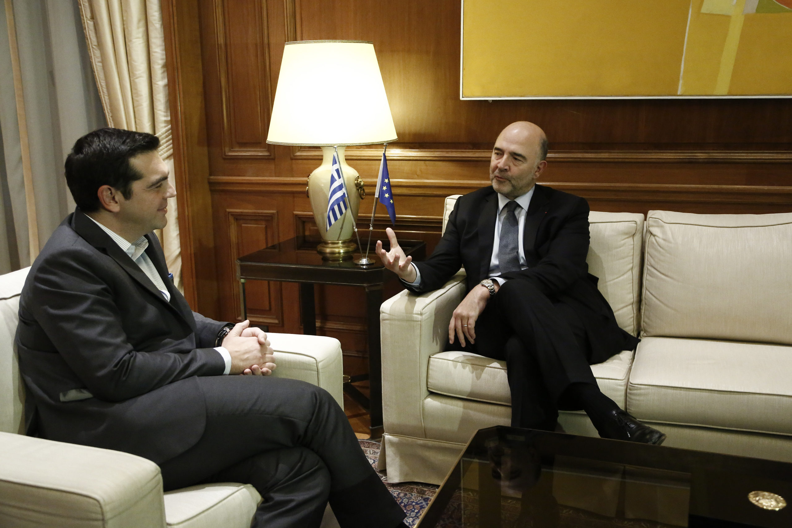 Ο Τσίπρας στον Μοσκοβισί: Τώρα είναι ώρα για γενναίες αποφάσεις για όλες τις πλευρές