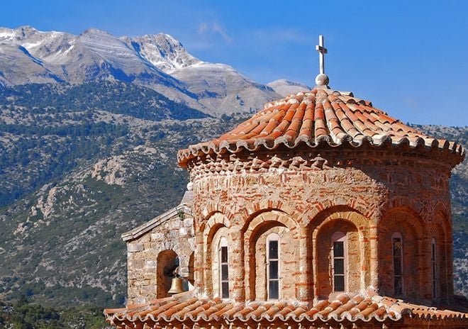 Βουλγαρία και Σκόπια ζητούν να στείλουν δικούς τους ιερείς σε ελληνικές εκκλησίες