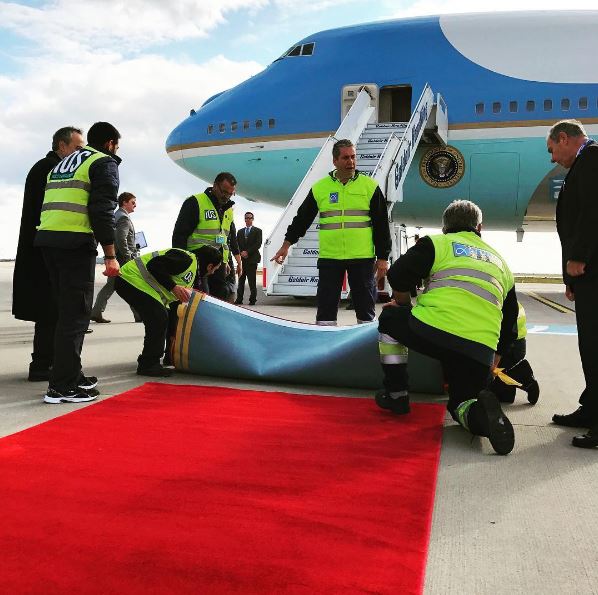 Η άφιξη του Ομπάμα στην Αθήνα από το φακό του φωτογράφου του Λευκού Οίκου