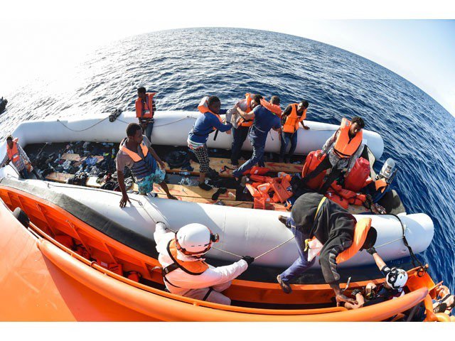Τραγωδία στα ανοικτά της Λιβύης – Τουλάχιστον 239 πρόσφυγες πνίγηκαν σε δύο ναυάγια