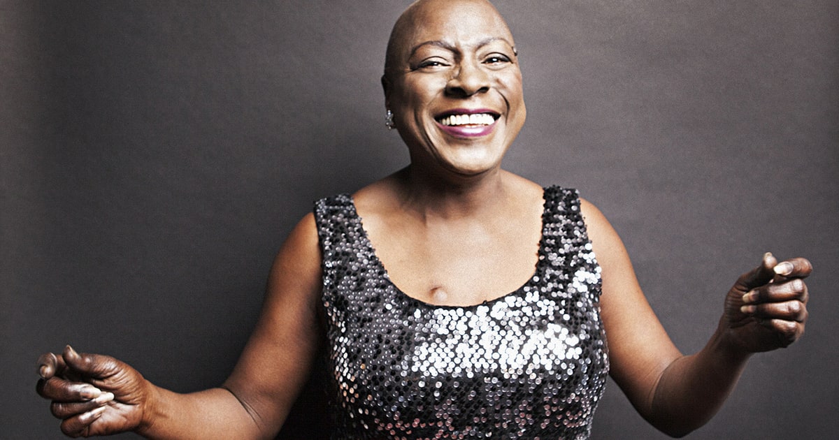 Έφυγε από τη ζωή η τραγουδίστρια της soul Σάρον Τζόουνς