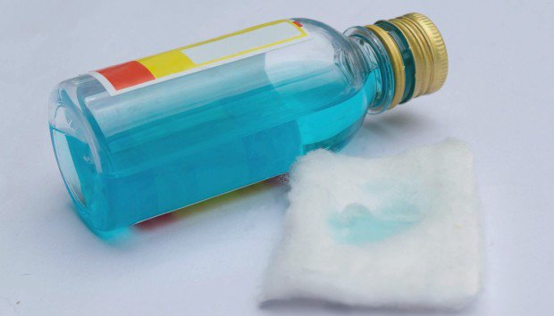 13 χρήσεις του οινοπνεύματος που θα σας εκπλήξουν