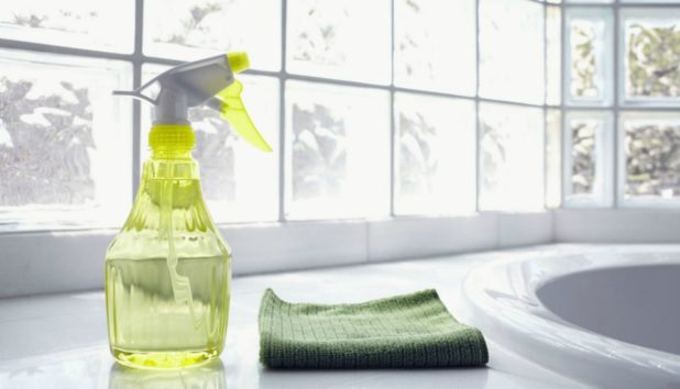 6 χρήσεις της χλωρίνης που θα σας εκπλήξουν