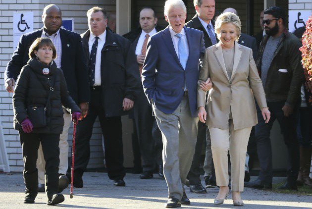 Το Twitter για τα μωβ των Κλίντον