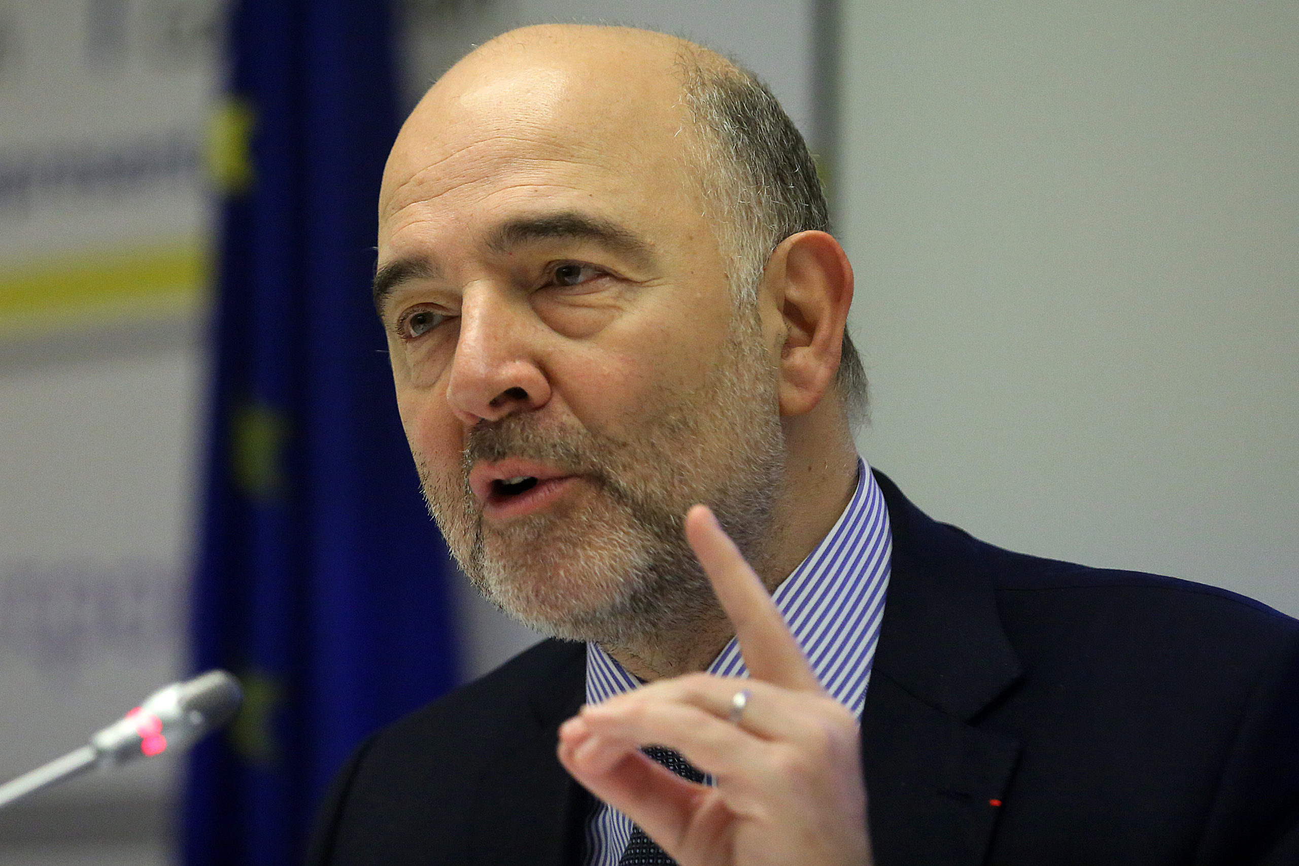 Δεν αποκλείει 4ο μνημόνιο ο Μοσκοβισί