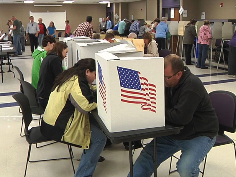 ΗΠΑ: Δείτε τη δημοσκόπηση που έγινε σήμερα στα εκλογικά κέντρα – Τι ανησυχεί τους Αμερικανούς