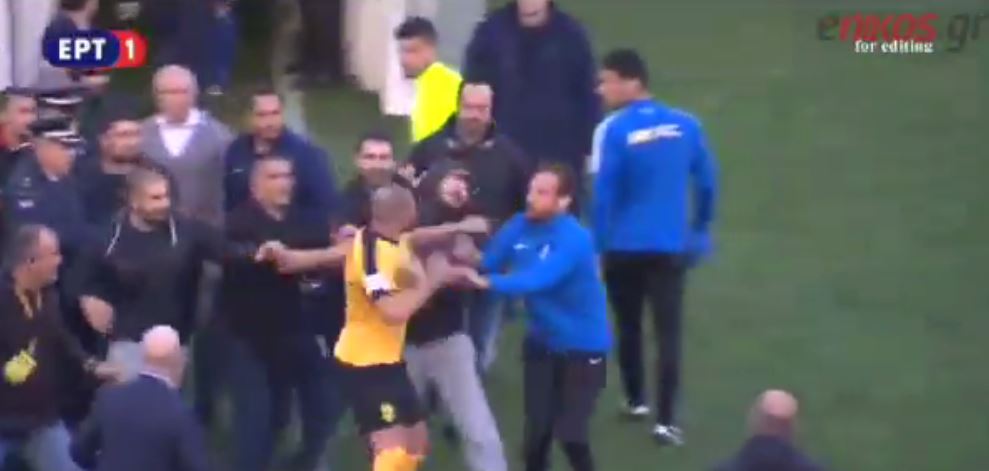 Οι γροθιές του Τζιμπούρ με οπαδό του Άρη – ΒΙΝΤΕΟ