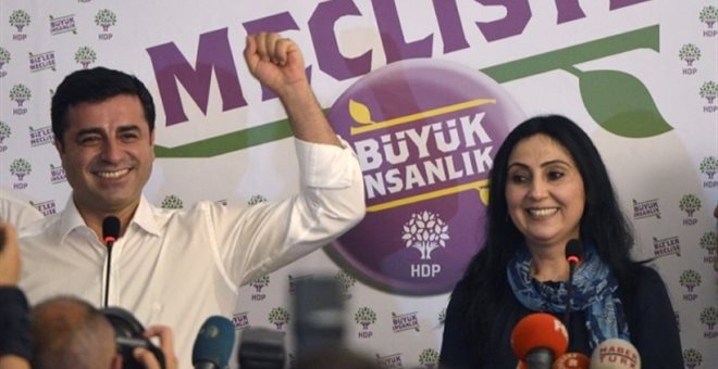 Τουρκία – Προφυλακίστηκαν οι ηγέτες του φιλοκουρδικού κόμματος HDP