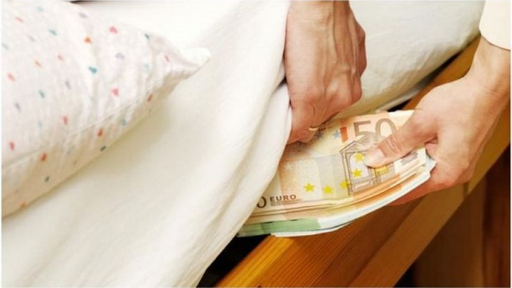 Πληρωμή φόρων με λεφτά από τα… στρώματα