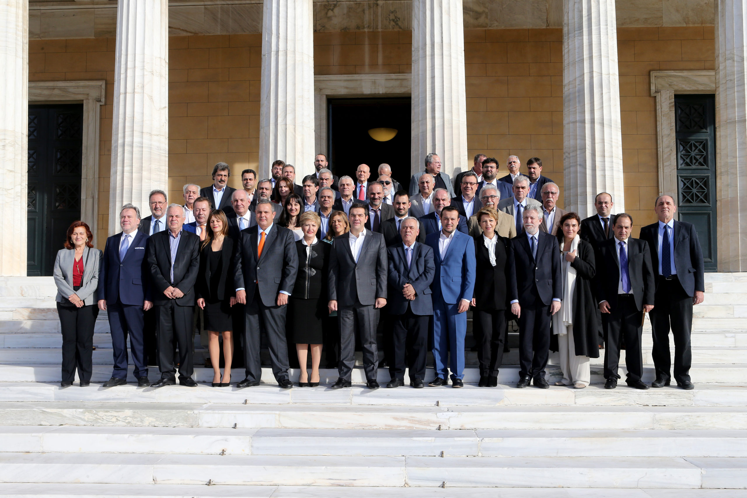 Η οικογενειακή φωτογραφία του νέου Υπουργικού Συμβουλίου