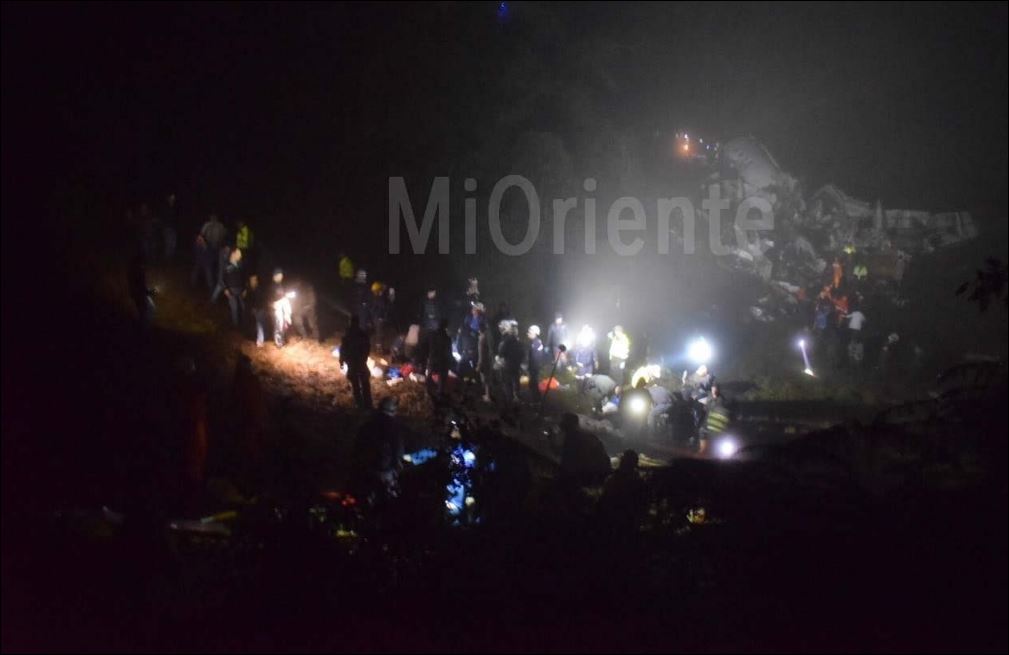 Βίντεο-σοκ από τη στιγμή της διάσωσης ενός επιζώντα στην Κολομβία