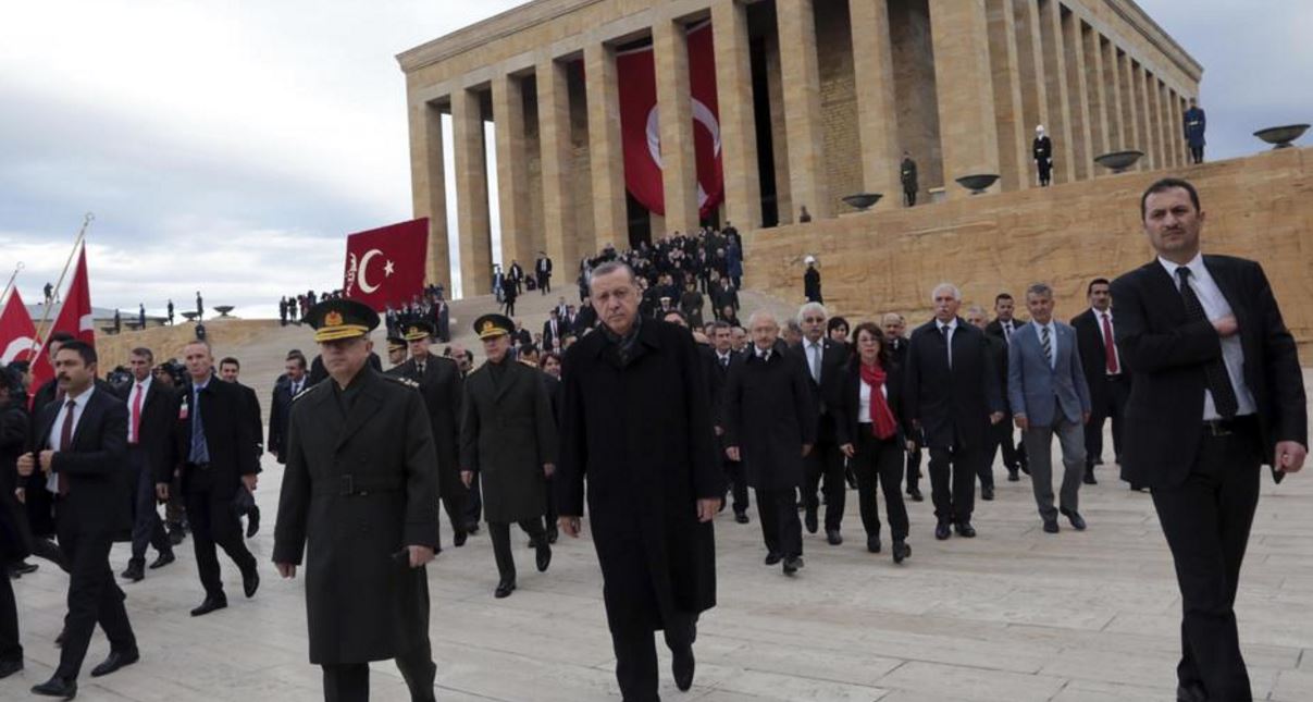 Προκαλεί ξανά ο Ερντογάν με τα “σύνορα της καρδιάς” του