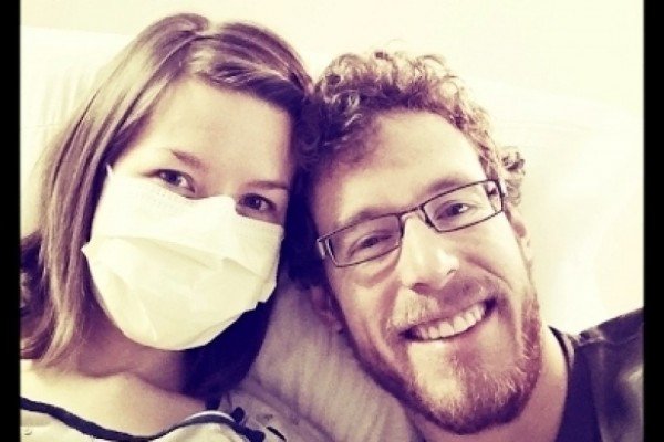 Γυναίκα είναι αλλεργική στον… σύζυγο της