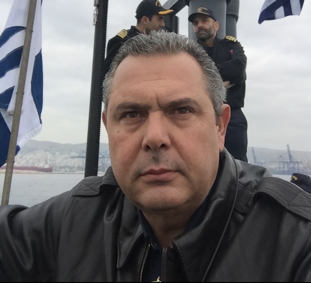 Η κατάδυση του Πάνου Καμμένου με το υποβρύχιο «Ματρώζος» – ΦΩΤΟ