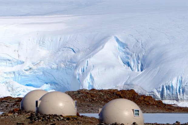 perierga.gr - White Desert camp: Το πιο απομακρυσμένο ξενοδοχείο!