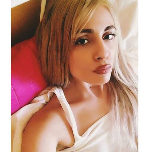 Συνεχίζει τις φυσικοθεραπείες η Μίνα Αρναούτη – ΦΩΤΟ