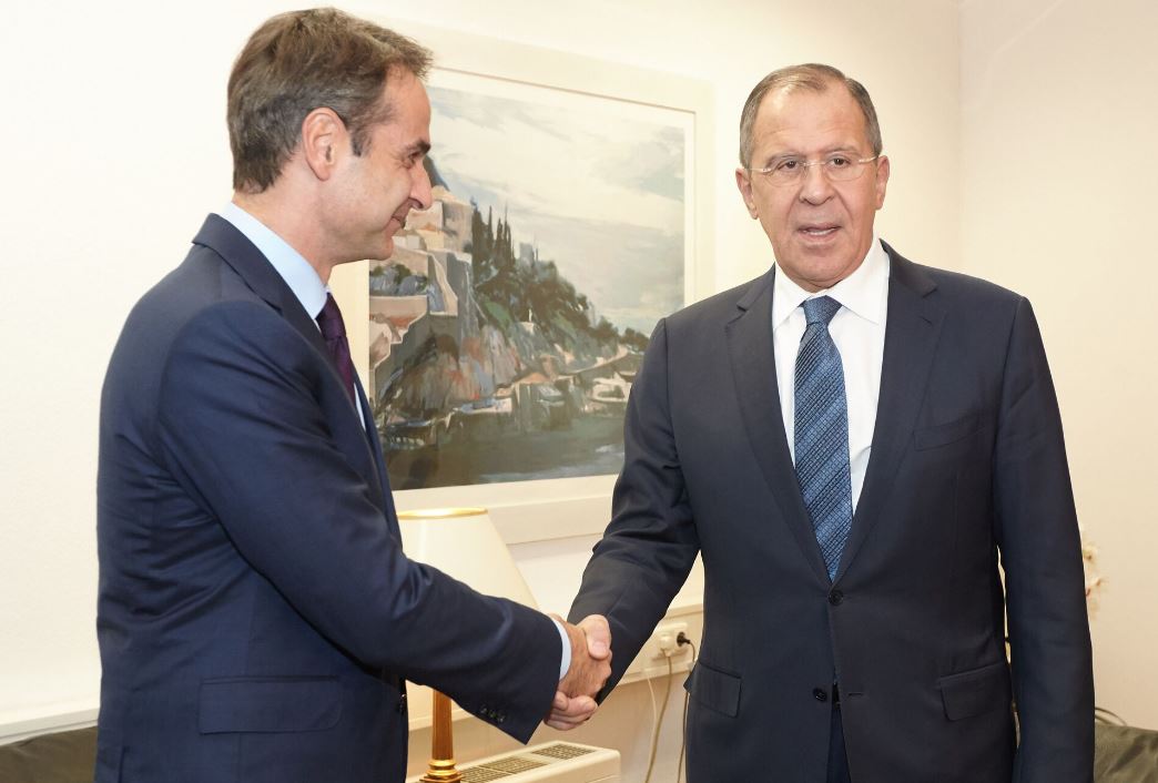 Διμερείς σχέσεις και Κυπριακό στο επίκεντρο της συνάντησης Μητσοτάκη- Λαβρόφ