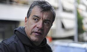 Ο Θεοδωράκης τρολάρει την κυβέρνηση για τον ανασχηματισμό