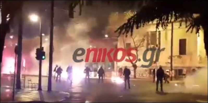 Πεδίο μάχης το Πολυτεχνείο – ΒΙΝΤΕΟ