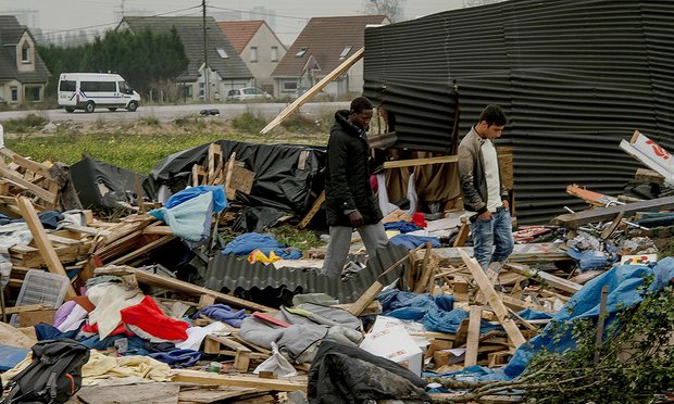 Γαλλία: Συμπλοκή ανήλικων προσφύγων στα χαλάσματα της “Ζούγκλας του Καλαί”