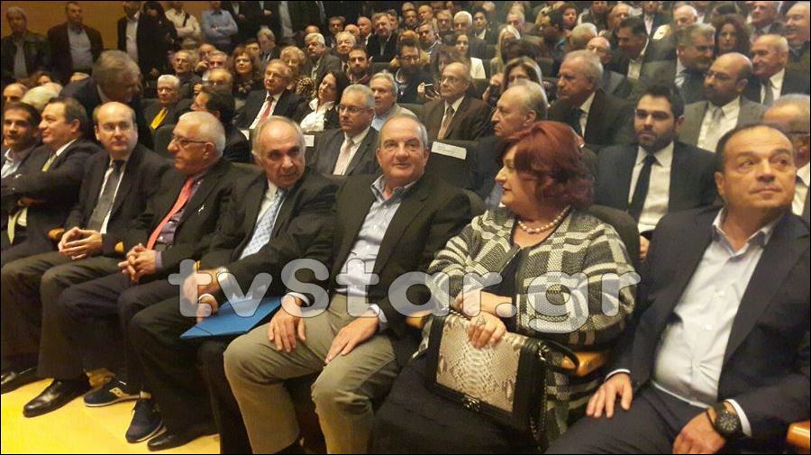 Θερμή υποδοχή στον Καραμανλή σε εκδήλωση για την Μαριέττα Γιαννάκου – ΦΩΤΟ