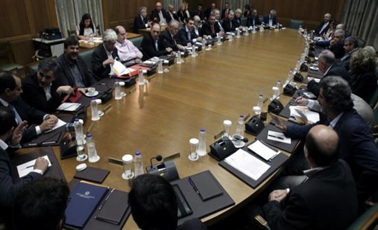 Από ώρα σε ώρα ο ανασχηματισμός – Εμπλοκή με Φίλη και δυσαρεστημένους