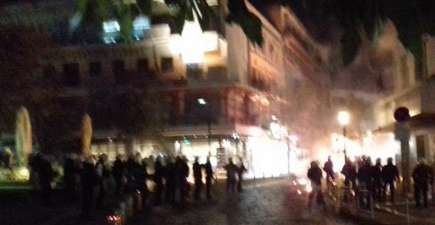 Σοβαρά επεισόδια στην Ξάνθη μετά το τέλος αντιφασιστικής πορείας – ΒΙΝΤΕΟ