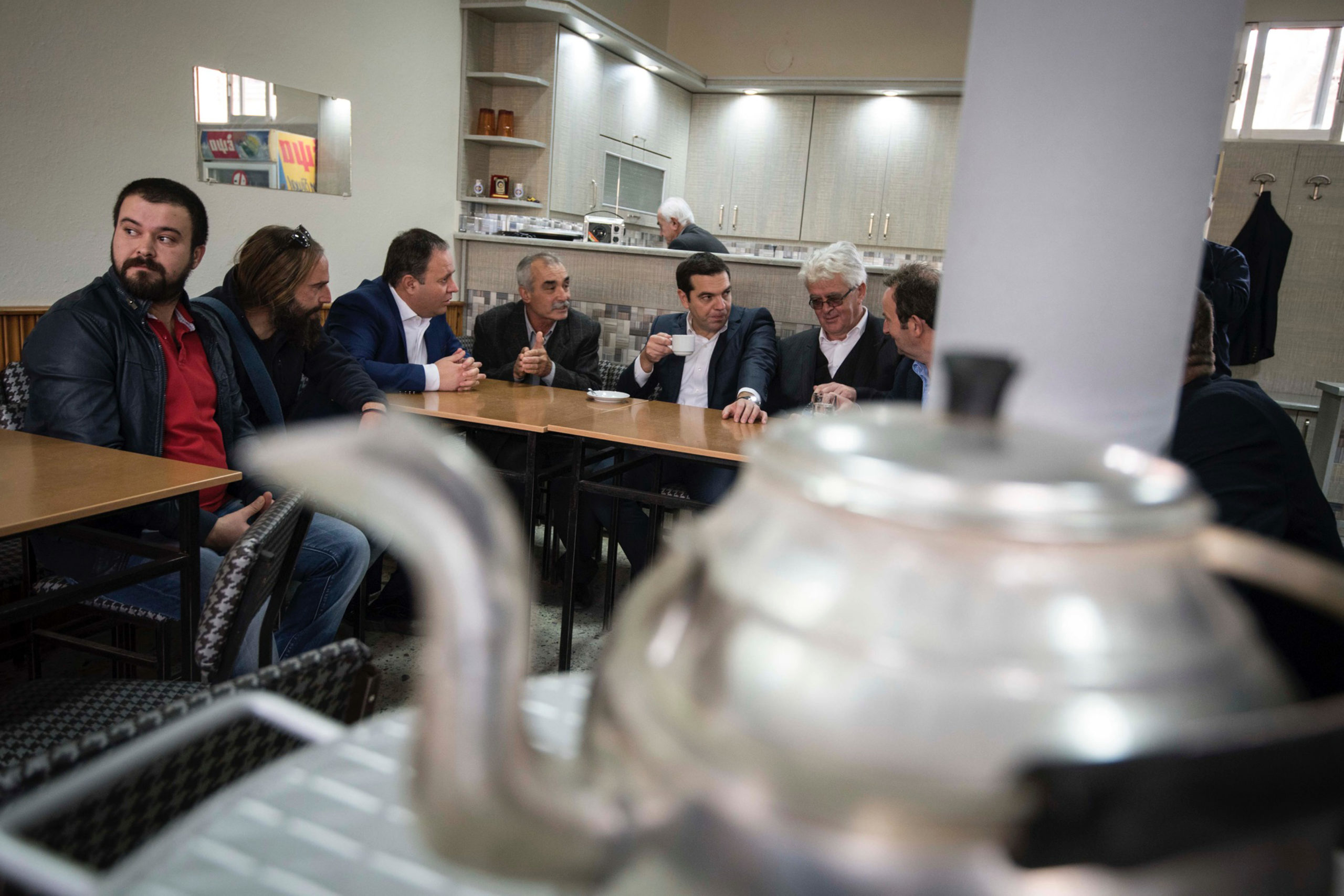 Ο ελληνικός καφές του Τσίπρα στη Ροδόπη – ΦΩΤΟ